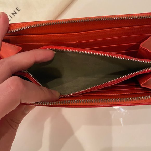 CELINE Zipped Orange Wallet in Grained Calfskin - Picture 12 of 12